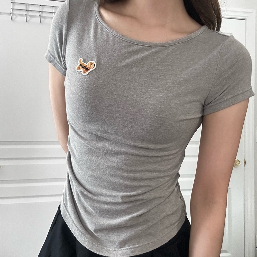 PSO Brand Light Gray Women's Tee with Cute Patch S